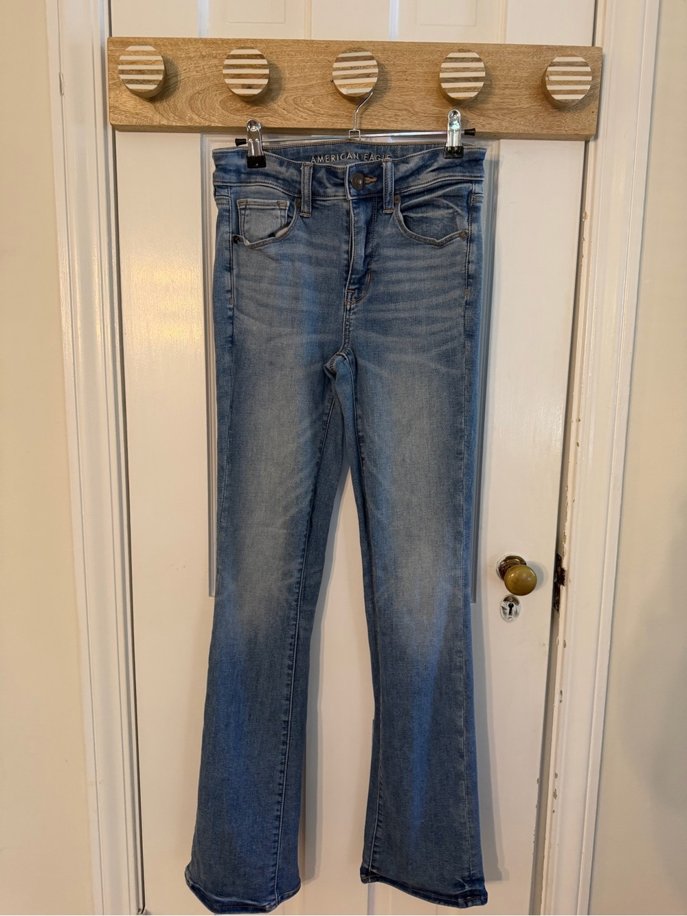 American Eagle Outfitters High Rise Skinny Kick Size 2 Light Wash Bootcut Jeans